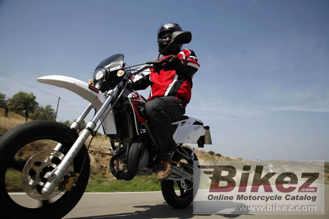 Big Motorhispania ryz 49 city picture and wallpaper from Bikez.com
